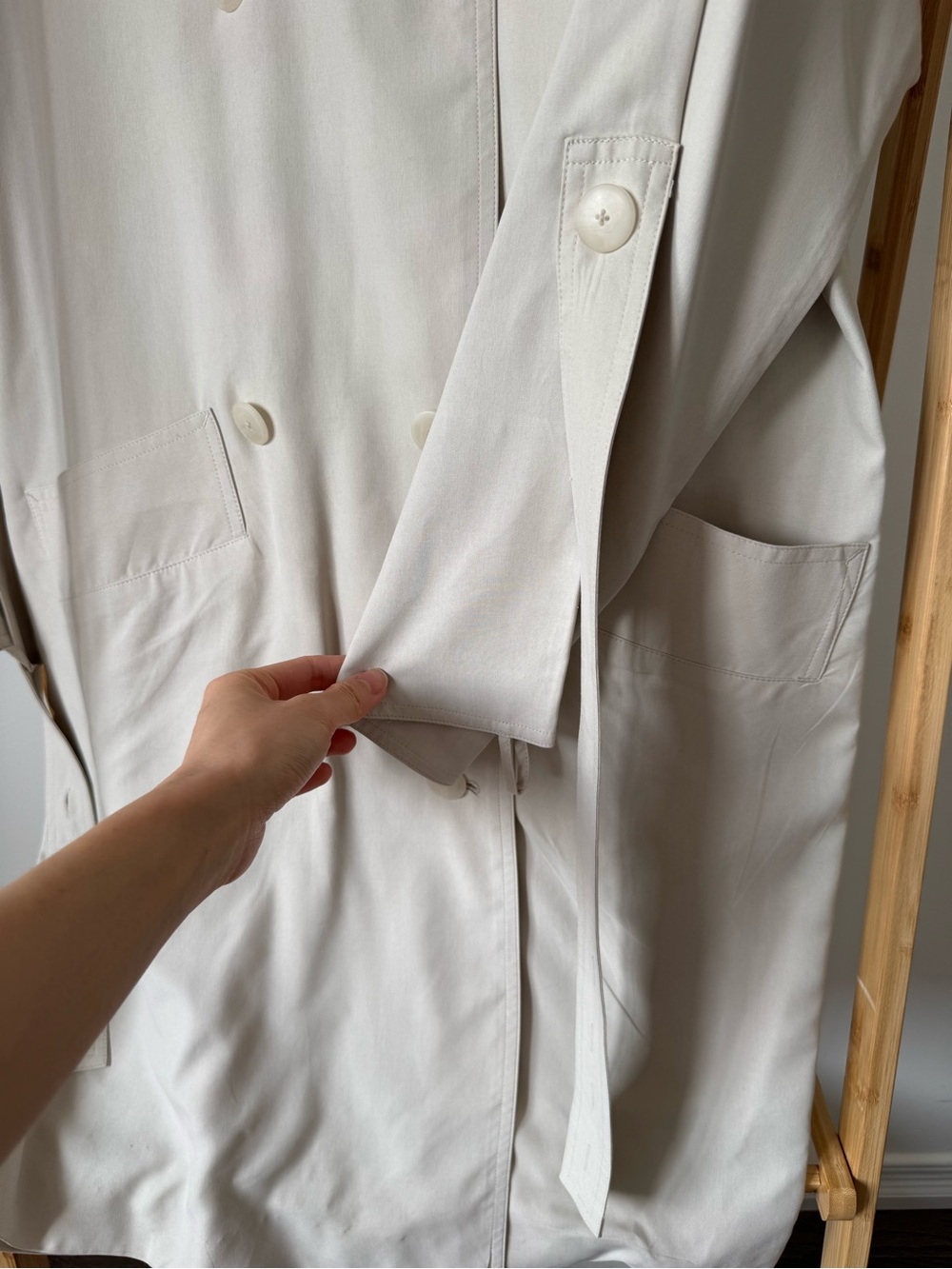 Babaton Light Beige Trench Coat - Picture 11 of 16